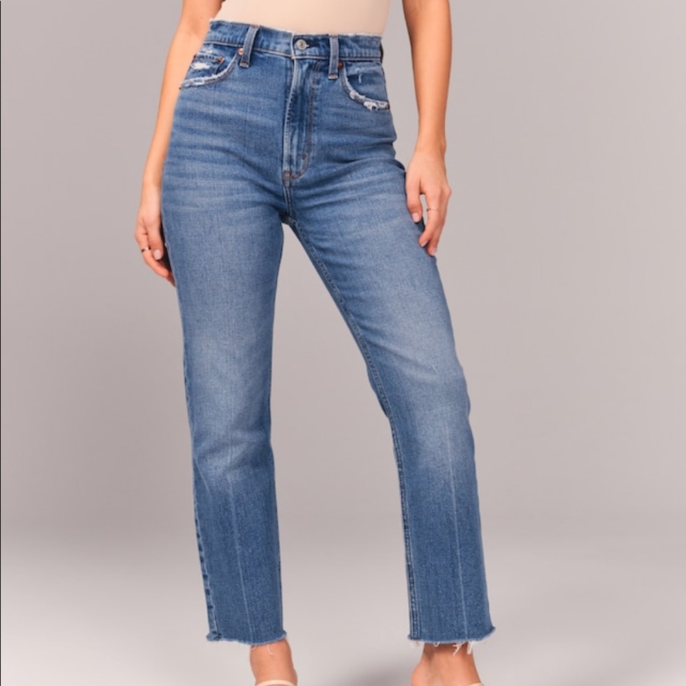 EUC Abercrombie Curve Love Ultra High Rise Ankle Straight Jeans